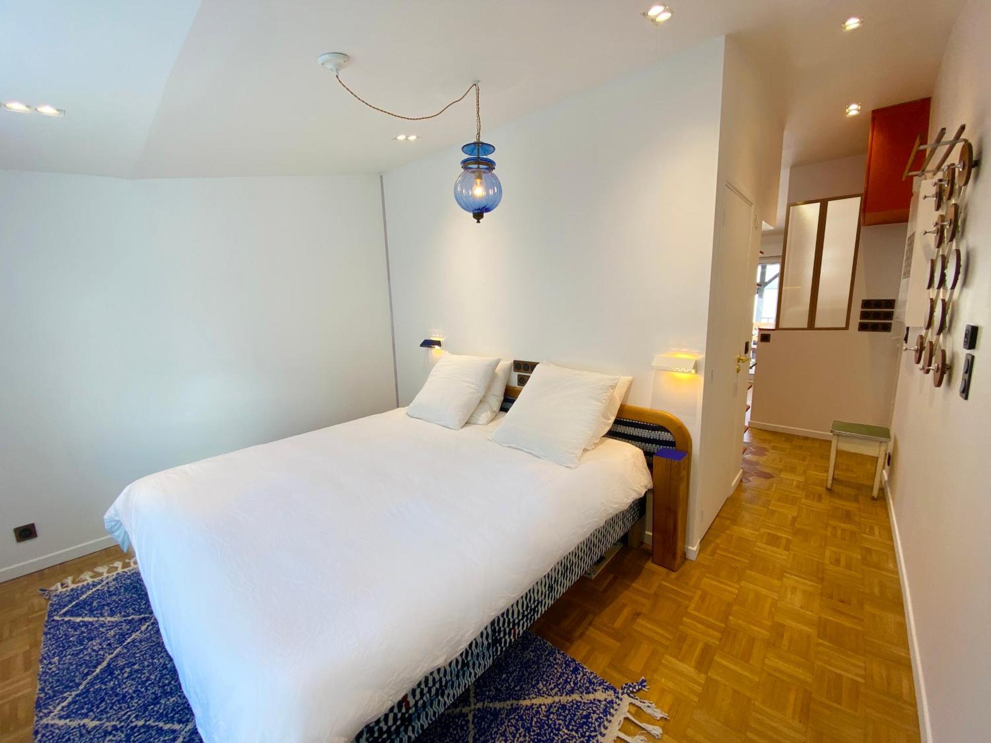 Calme Absolu Et Terrasse A Bastille Appartement